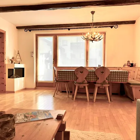 3.5 Dmura Bernina شقة *